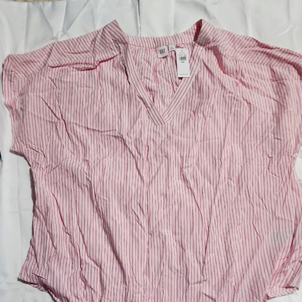 GAP Women's Pink Striped Top
